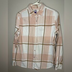 Casual Pink and White Plaid Button-Down Shirt